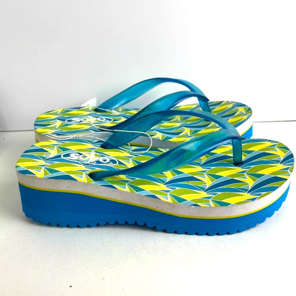 Vintage Y2K Footstar Soho flip flop size 7 women 2” Heel Yellow Blue Y2K